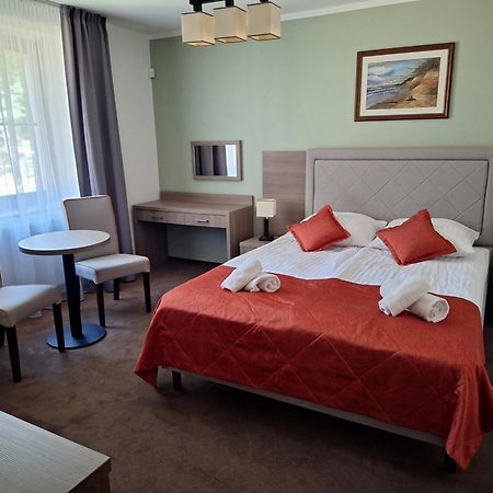 Osrodek Szkoleniowo-Wypoczynkowy "Lesnik" Hotel Ustka Luaran gambar