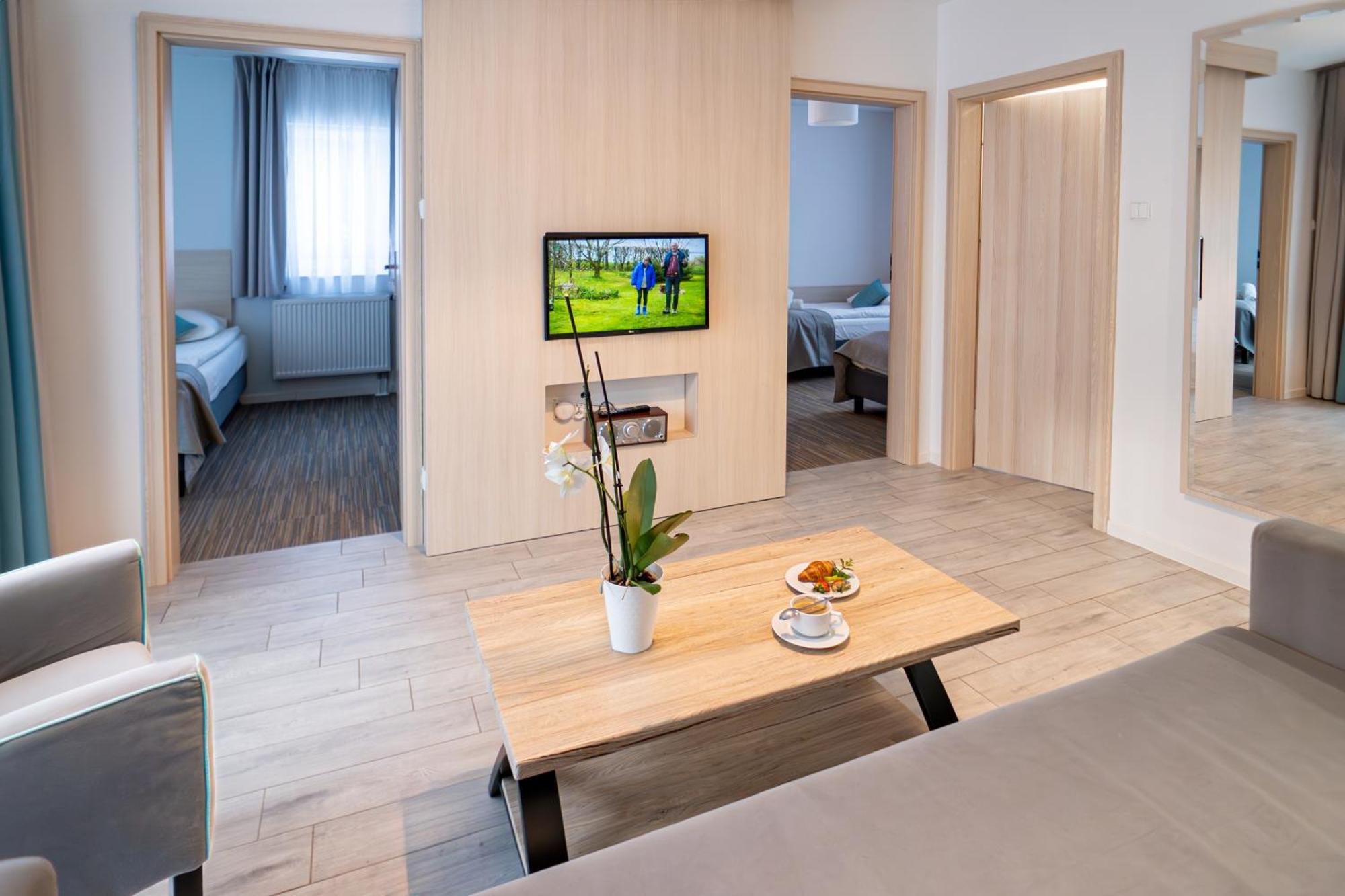 Osrodek Szkoleniowo-Wypoczynkowy "Lesnik" Hotel Ustka Luaran gambar
